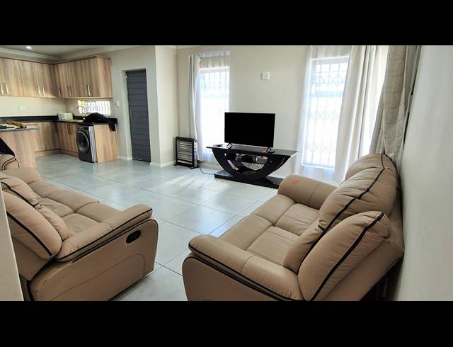 3 BEDROOM HOUSE FOR SALE IN FAIRVIEW